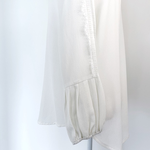 NWT Molly Bracken Off White Woven Top With Lace Sleeves & Puff Pleated Cuffs - Picture 8 of 8